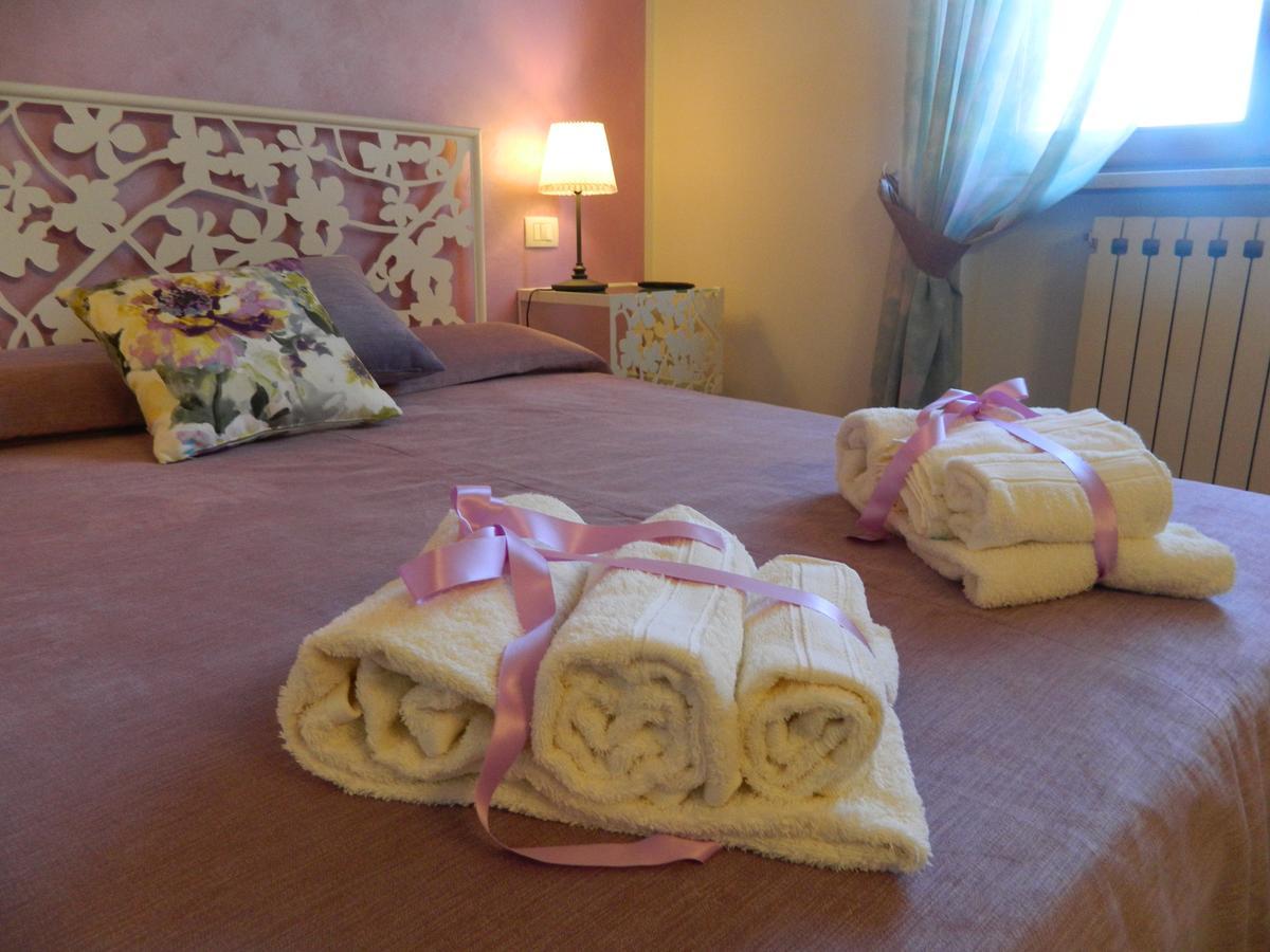 Affittacamere Casa Mac & Rose San Quirico d'Orcia Exterior photo